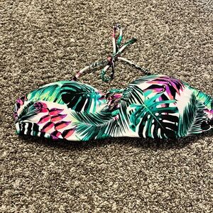 Women’s swim top with padding size large